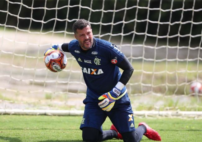 Júlio César tem apenas 3 meses de contrato com o Fla